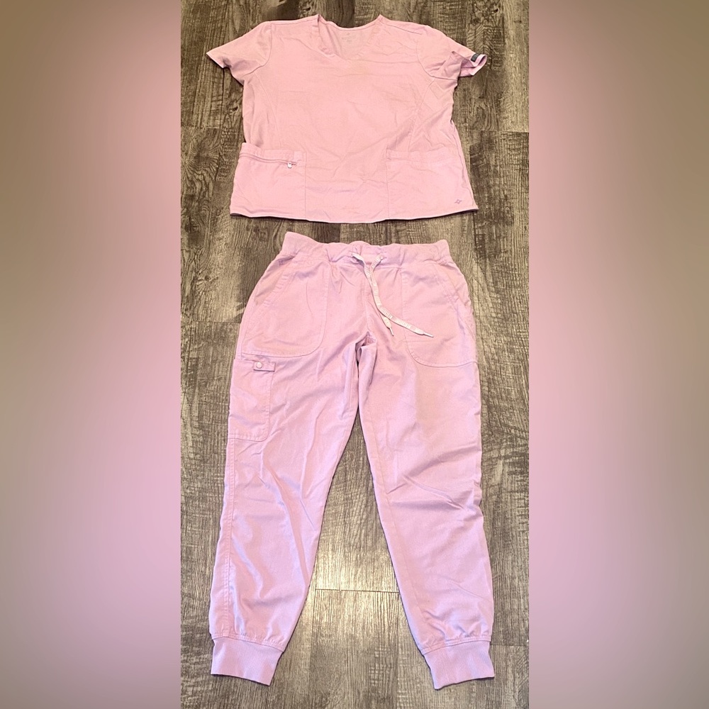 Women’s Scrubs: Med Couture Touch V-neck Knot Back Top and Jogger Yoga Pant